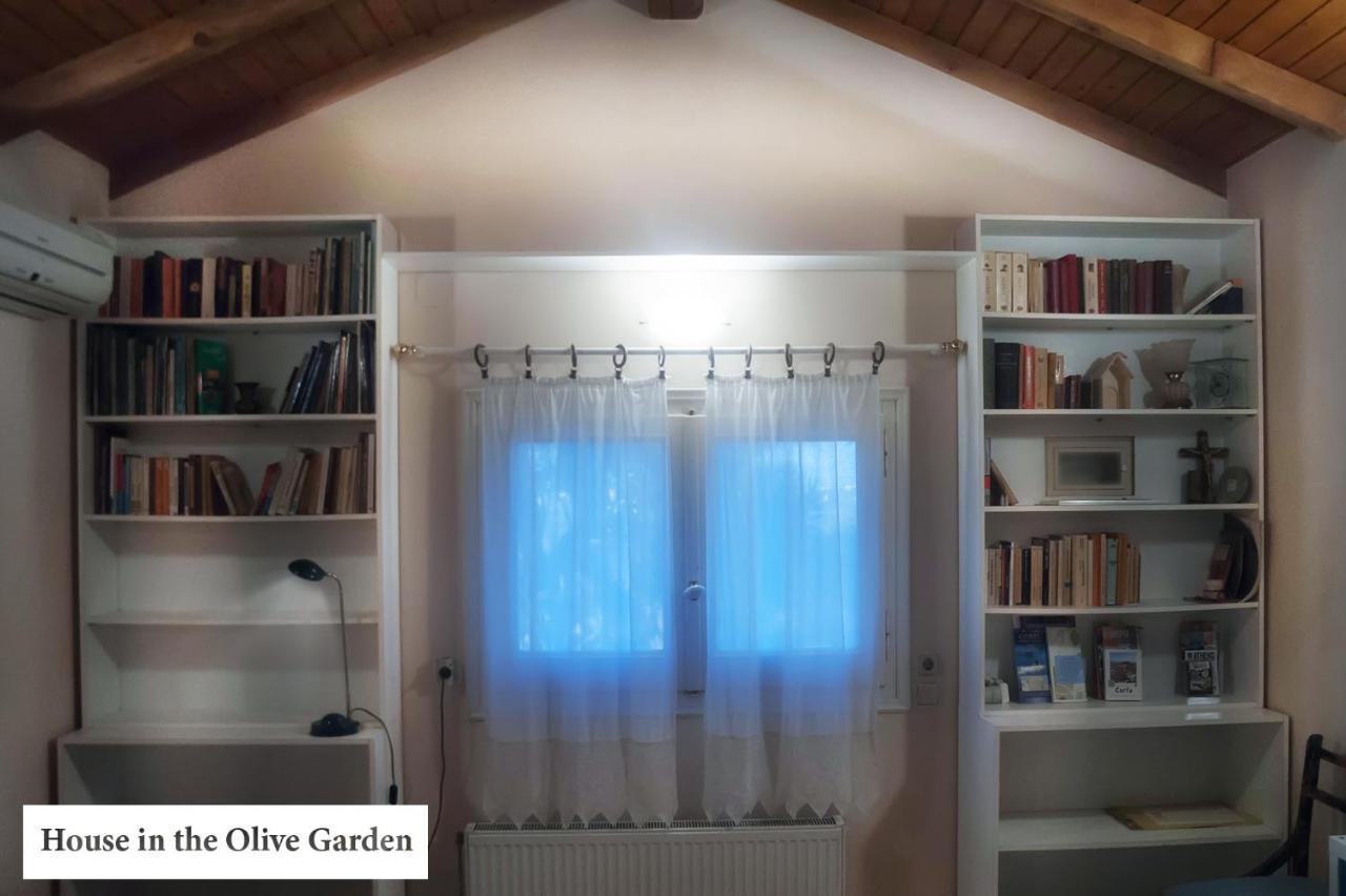 House In The Olive Garden * Agios Ioannis (Corfu)