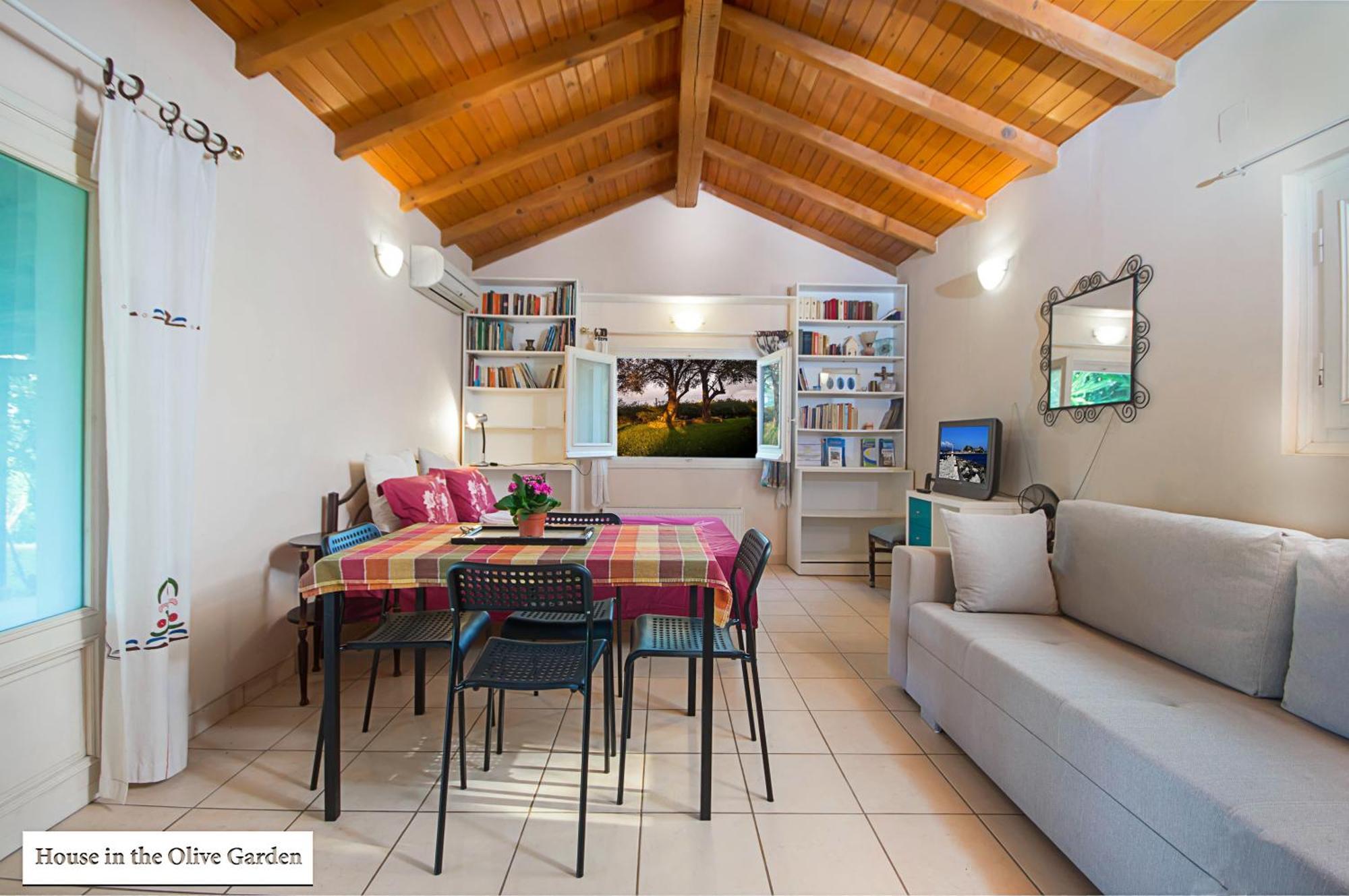 House In The Olive Garden * Agios Ioannis (Corfu)