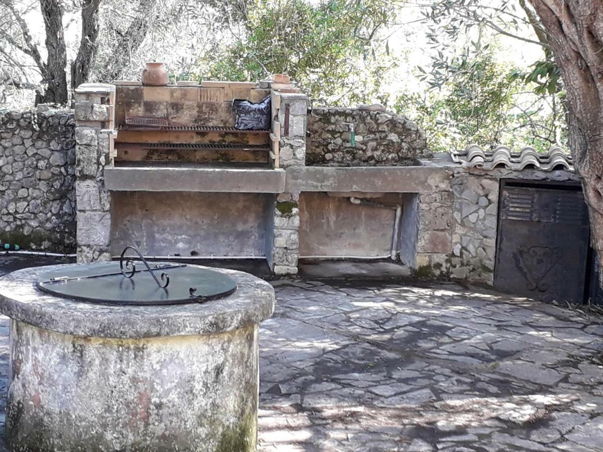 House In The Olive Garden * Agios Ioannis (Corfu)
